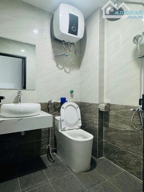 BÁN CCMN TRƯỜNG CHINH - ĐỐNG ĐA - DIỆN TÍCH 90M - 8 TẦNG - TỔNG 23 PHÒNG KHÉP KÍN - 2