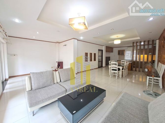 Villa Phố Có Hầm 3 Lầu - 5 Phòng Ngủ Giá 40 Triệu - 2