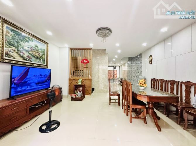Chính chủ bán nhà khu Tên Lửa - 4 tầng - thang máy 450kg - 5PN - Gần công viên - 2