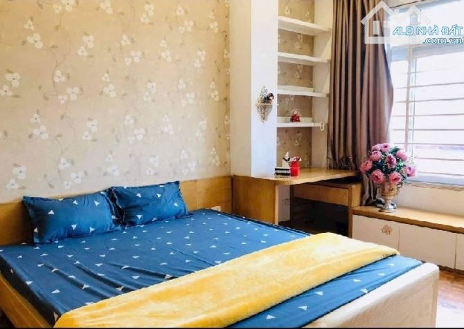 YÊN HÒA- CẦU GIẤY- NHÀ ĐẸP 34x5 TẦNG- Ô TÔ ĐỖ CỔNG- 20M RA PHỐ Ô TÔ TRÁNH - 2