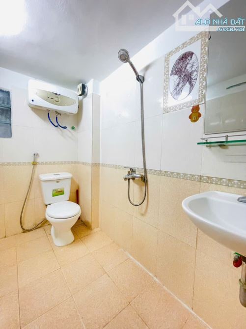 Bán nhà 3 tầng 1 tum sạch đẹp về ở luôn ngõ 229 Hàng Kênh - 2