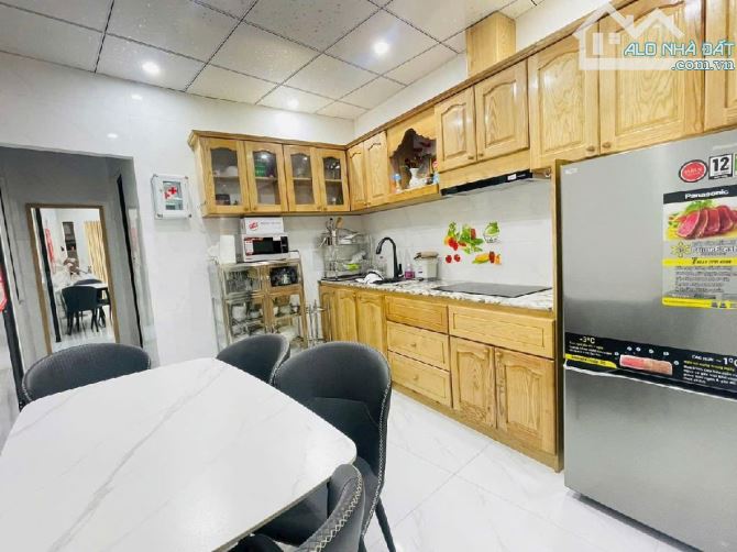 Gấp🔥Bán nhà xây mới sát Nguyễn Tất Thành, ở ngay, cách biển 50m, dt 60m2, ô tô đậu cửa - 2