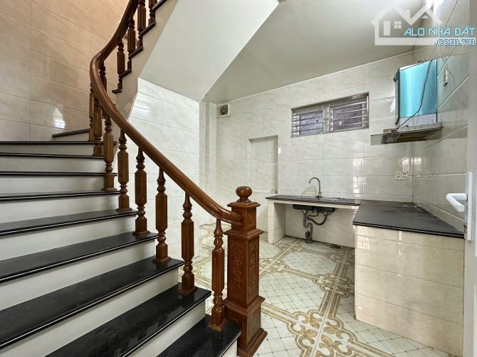 Nhà mặt đường Nguyễn Công Trứ - tuyến 2 Hàng Kênh - Hồ Sen, 58m2 - ngang 4.4m - 3 tầng - 2