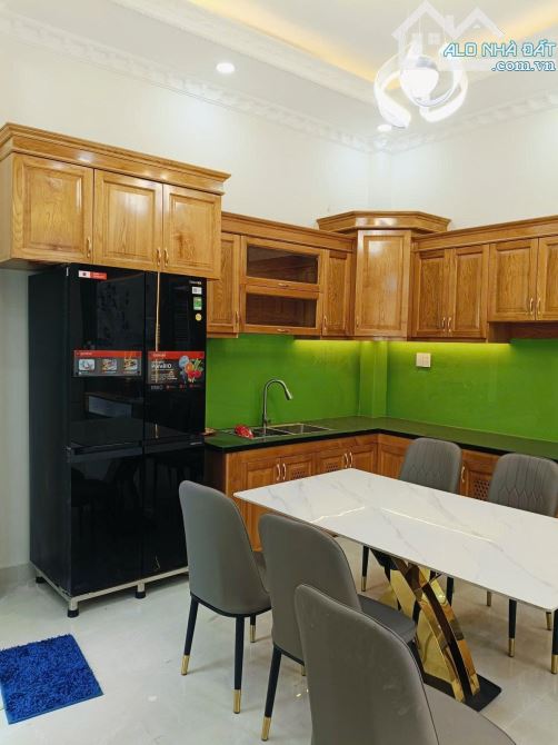 BÁN NHÀ GẦN METRO Q12 - 104M2 ( 8M X 13M) - HẺM XE TẢI - 6.16 TỶ. - 2
