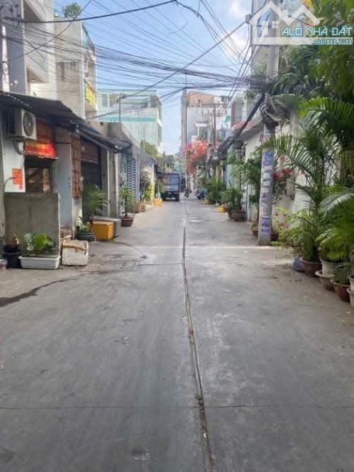 Bán nhà sát vòng xoay Phú Lâm 30m2 2 tầng nhỏ nhắn không lộ giới, nhỉnh 3 tỷ - 2
