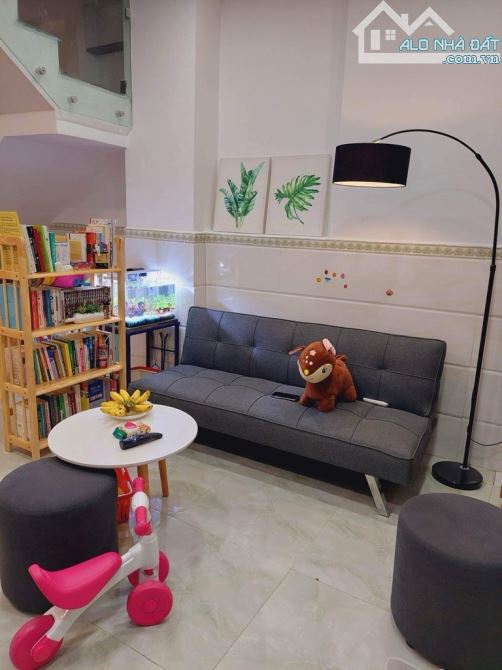 Bán nhà mặt tiền đường số 14 P Tân Kiểng Quận 7. 22m2 - 2