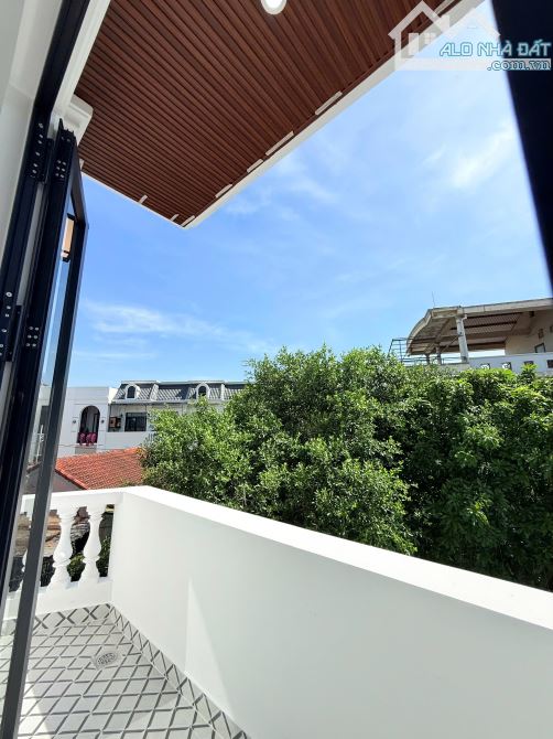Nhà 2 Tầng Thiết Kế Hiện Đại - Cách Trần Phú Vài Trăm Mét - 2