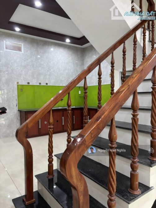 GẤP !! NHÀ 3 TẦNG 3 MÊ KIÊN CỐ, ĐẦU K Ô TÔ ÔNG ÍCH ĐƯỜNG, 4M, CÓ LÊ, 3PN, BAN CÔNG, GIÁ - 2