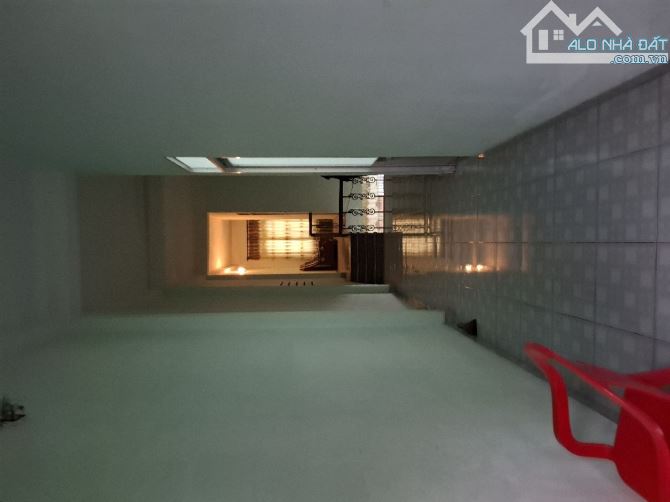 GẤP BÁN NHÀ 2 TẦNG KIÊN CỐ- NỘI THẤT GỖ LIM- MẶT TIỀN BÙI CHÁT, LIÊN CHIỂU. - 2