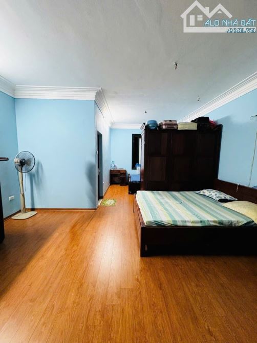 Bán nhà Đội Cấn, Gần Văn Cao, Vạn Bảo, Hoàng Hoa Thám Liễu Giai, Ba Đình. 75m2. Giá: 21 Tỷ - 2