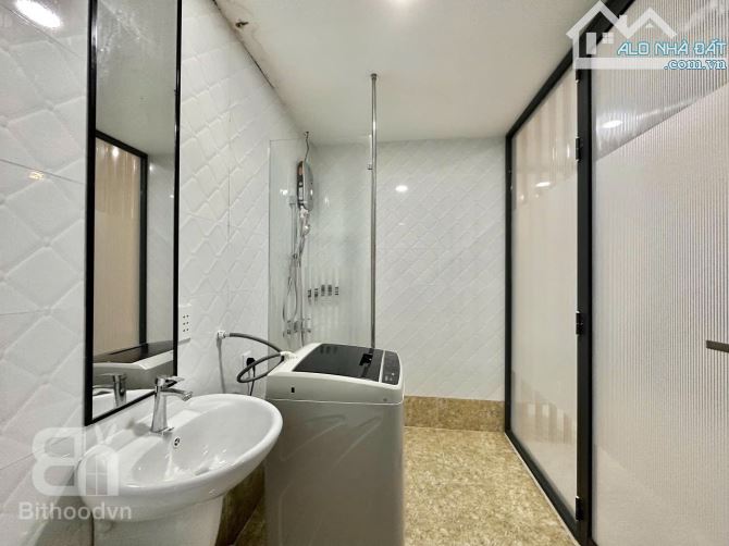 CỰC PHẨM STUDIO FULL NỘI THẤT BAN CÔNG NGAY QUẬN 1 - 2