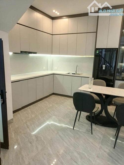 Bán nhà 4 tầng Xuân Thuỷ, Cầu Giấy, khu sầm uất phát triển, thuận tiện đi lại - 2
