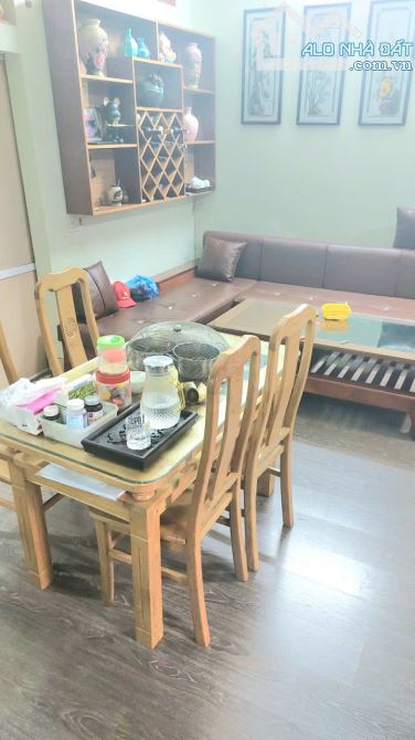 Bán nhà phố Đức Giang 50m2- 2 tầng- 5.5 tỷ dân xây, ô tô 7 chỗ đỗ cổng, ngõ thông - 2