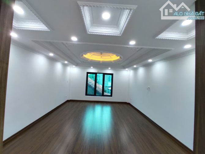 NHÀ MỚI TINH – TRUNG TÂM ĐÔNG MỸ – 55M 5 TẦNG , NHỈNH 6 TỶ, NHÀ MỚI ĐẸP, Ô TÔ ĐỖ CÁCH 10M - 2