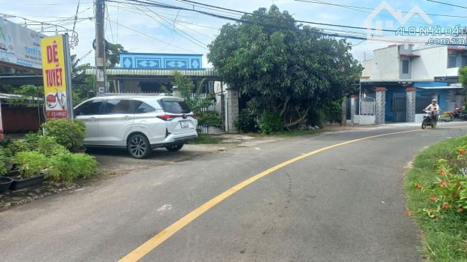 TRUNG TÂM THỊ TRẤN ĐẤT ĐỎ - ĐỐI DIỆN QUÁN DÊ TUYẾT.DÂN CƯ ĐÔNG KÍN - 2