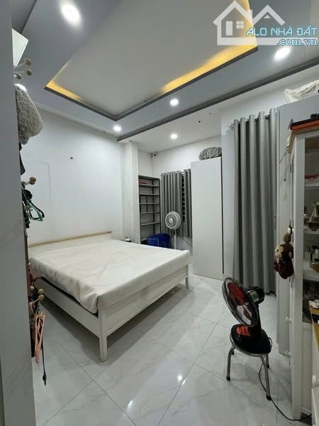 NHÀ ĐẸP PHẠM VĂN ĐỒNG - 46M2 - 2TA62NG - CHỈ 5.X TỶ - HẺM XE HƠI - 10