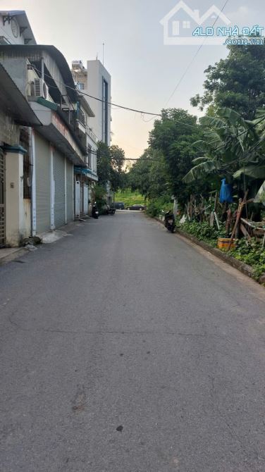 Bán đất phố Đức Giang 70m2, giá h.iếm 6.7 tỷ, ô tô 7 chỗ đỗ cổng, ngõ nông - 2