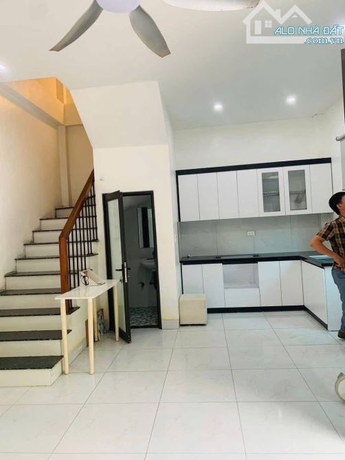 Bán nhà mới đẹp Vạn Phúc - Thanh Trì 40m2 x 3 tầng, 20m ra ô tô, Nhỉnh 3 tỷ - 2