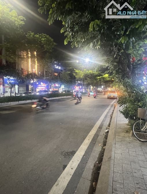 CỰC HIẾM - BÁN NHÀ MẶT PHỐ LIỄU GIAI 160M2 - 6 TẦNG THANG MÁY - 6.5M MẶT TIỀN - 120 TỶ - 2