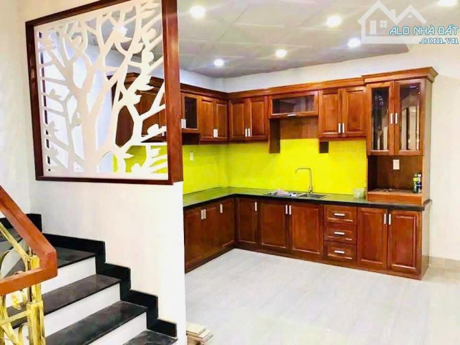 Bán gấp siêu phẩm nhà 5 tầng - Có Gara ô tô 7 chỗ - Hẻm 6m P.2 Nơ Trang Long - Nhỉnh 9 Tỷ - 2