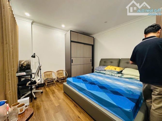 NHÀ SÀI ĐỒNG - 45M2 - 6 TẦNG - CHỈ HƠN 6 TỶ - Ô TÔ ĐỖ CỔNG - 2