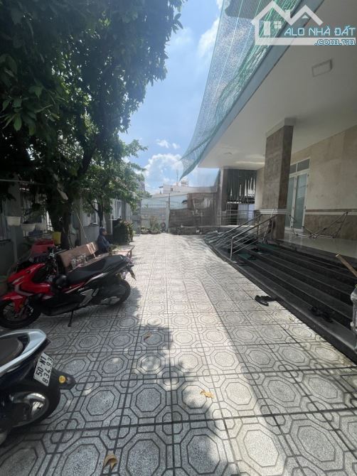 BÁN LÔ ĐẤT FULL THỔ CƯ TẶNG NHÀ 3 TẦNG DT 23 X 42M KHÔNG LỘ GIỚI CHỈ 40 TỶ - 2