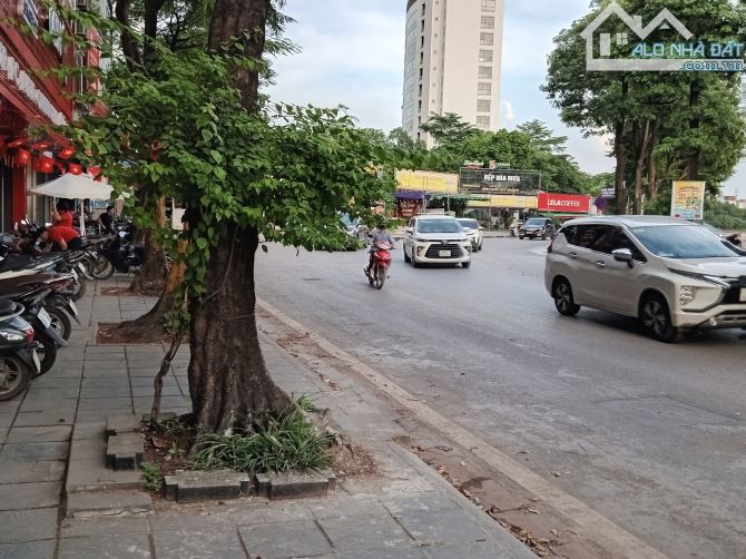 Chủ vay Bank 200 tỷ - Siêu phẩm mặt phố Nguyễn Hữu Thọ: 520m2, mặt tiền 25m - Giá 390 Tỷ