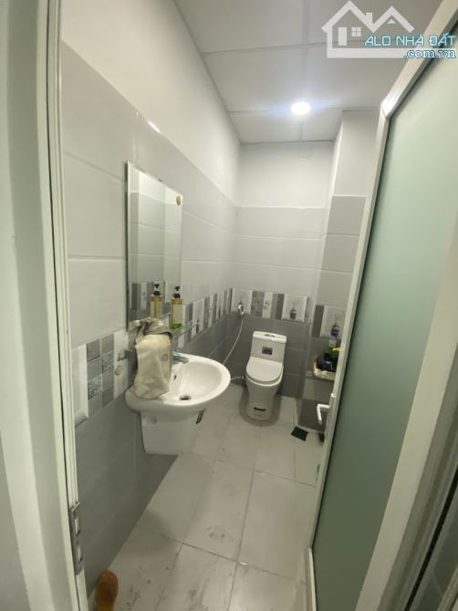 Bán nhà mặt tiền đường Đình Phong Phú, P. Tăng Nhơn Phú. DT 91m2, 3 tầng, 3PN. Giá 7.99 tỷ - 3