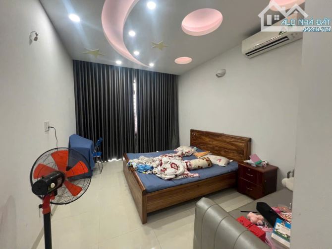 NHÀ ĐẸP TÂN PHÚ CẦN BÁN GẤP!!!, GIÁ chỉ 3,8 tỷ,  sổ riêng, sát bên nhà GA T3 - 3