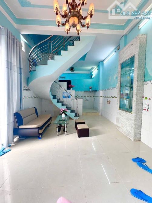 3,85 tỷ, bán nhà Tỉnh lộ 10- Bình Tân- 32, 4 tầng- 4pn- sổ riêng - 3