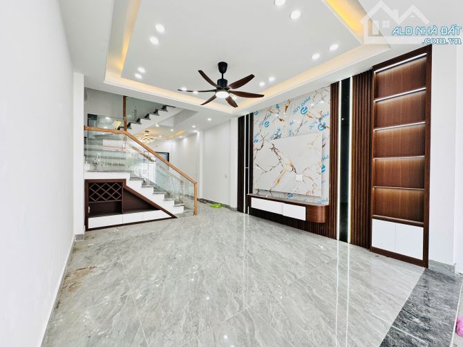 🏡🏡Bán nhà 3 tầng độc lập, sân cổng, cọc bê tông cực kì chắc chắn tại Quỳnh Hoàng, Nam Sơ - 3