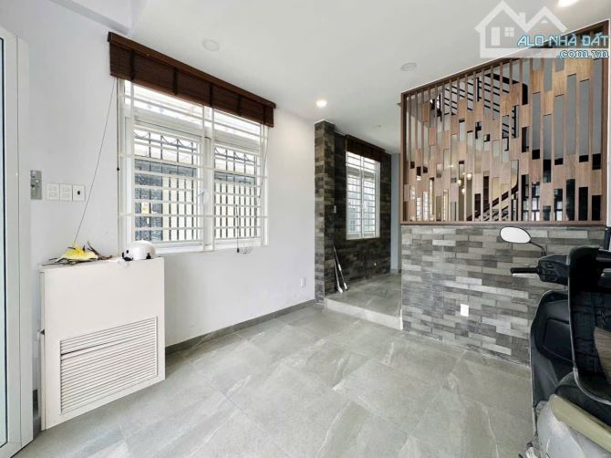 Hẻm Xe Hơi 6M , SỔ Vuông A4, NHÀ ĐẸP Ở NGAY - 3