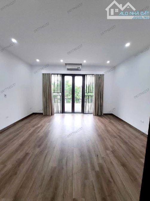 BÁN NHÀ HOÀNG QUỐC VIỆT 65m2 × 5T THANG MÁY - GARA Ô TÔ + 2 THOÁNG, Ô TÔ TRÁNH - 3