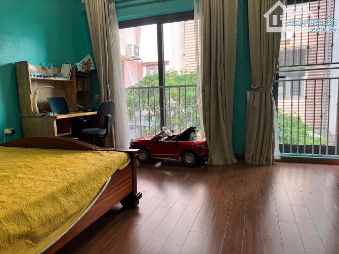 Hiếm! Liền kề vip KĐT Dịch Vọng, phố to mặt tiền khủng, tiện ích ngập tràn, nội thất xịn, - 3