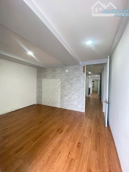 Biêt Thự Khu Cư Xá Lê Đại Hành Q11 . DT : 4 x 18m , 2 Lầu , Giá : 11.5 tỷ  TL - 3