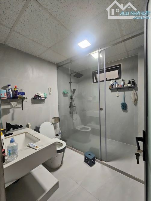 Quận Tân Bình-Nhà đẹp-Đường 8M-Giáp Q10-Sát MT Ca Văn Thỉnh-P11-90m2-4,5x20-4tầng-4PN - 3