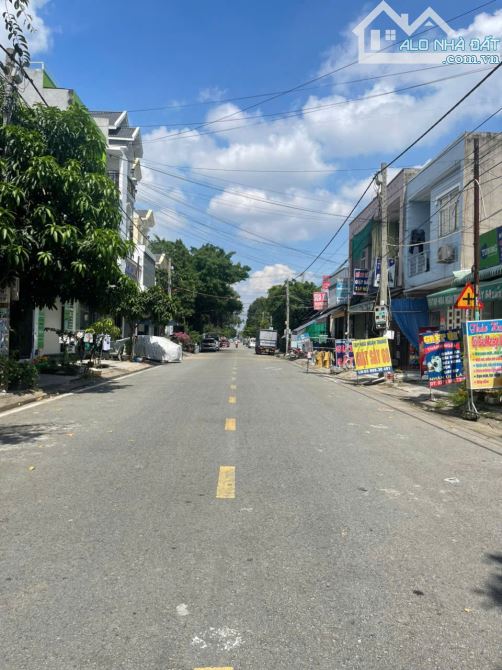 Bán khách sạn 1T2L 5x30m hoàn công, đường NA7 KDC Việt Sing p. Thuận Giao, thu 30tr/th - 3