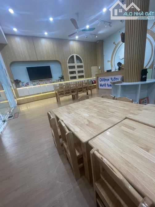 CẦN TIỀN BÁN GẤP NHÀ LÔ GÓC PHỐ NHÁNH NGUYỄN CHÍ THANH ĐỐNG ĐA 55M MT 8M 6 TẦNG KINH DOANH - 3