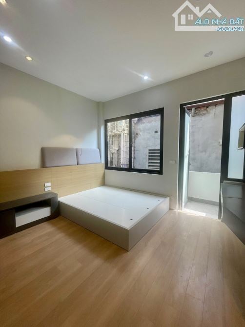 SIÊU PHẨM PHÂN LÔ HOÀNG CẦU - 62M2 - 5T THANG MÁY - GARA - Ô TÔ ĐỖ CỬA – SÁT VĐ1 - 3