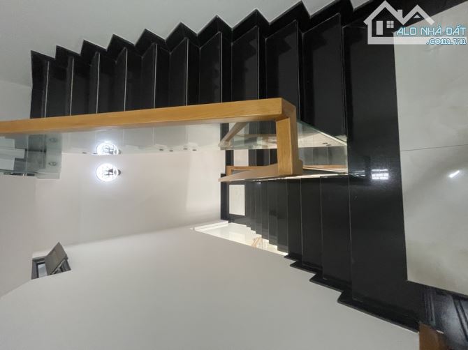 Bán nhà ( 4 X 16 ) hẻm nhựa 12m khu đồng bộ, 4 tầng còn mới chỉ 6,75 tỷ. - 3
