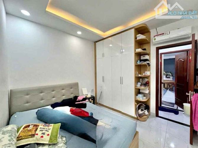 Nhà đẹp hẻm 320 Đoàn Văn Bơ 34m2 x 3.35x 3 Tầng chỉ 3.55 tỷ - 3