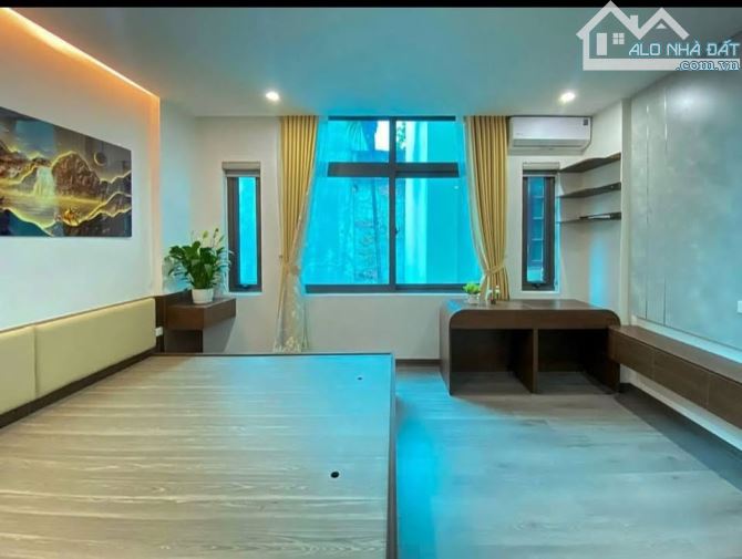 CHỈ 8.XX TỶ - 45M BÁN NHÀ NGỌC THUỴ- GẦN Ô TÔ- GẦN NHÀ VĂN HOÁ - THANG MÁY- FULL NỘI THẤT. - 3