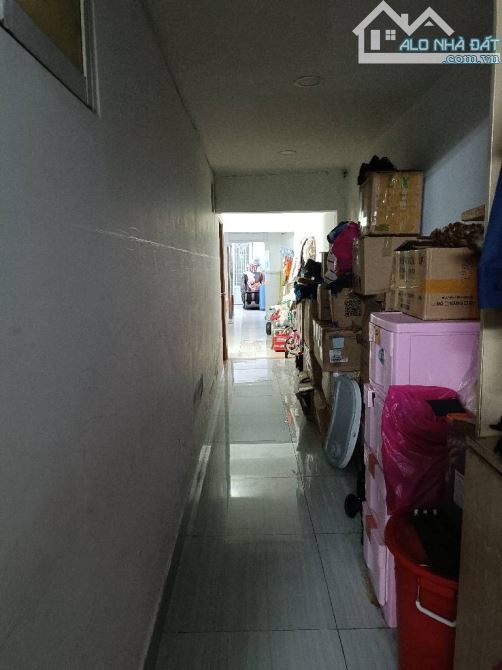 SÁT VÁCH QUẬN 1 -NHÀ DƯƠNG BÁ TRẠC - HXH -NHÀ 2 TẦNG 4x25 4PN 4WC CHỈ HƠN 6T  + Kết cấu: 2 - 3