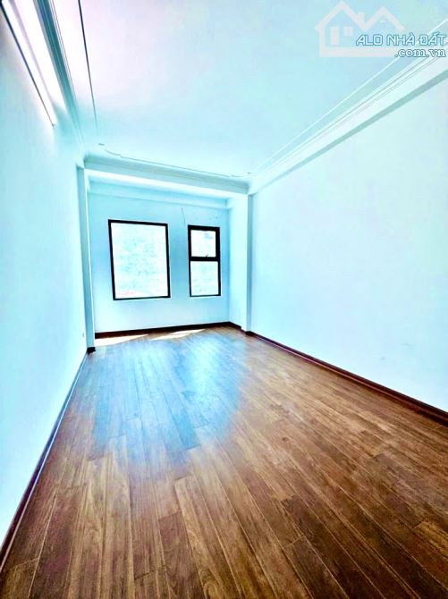 Bán nhà Giải Phóng 5 tầng nhỉnh 7 t.ỷ    - Nhà đẹp như mới , 10 m ra đường ô tô tránh - 3