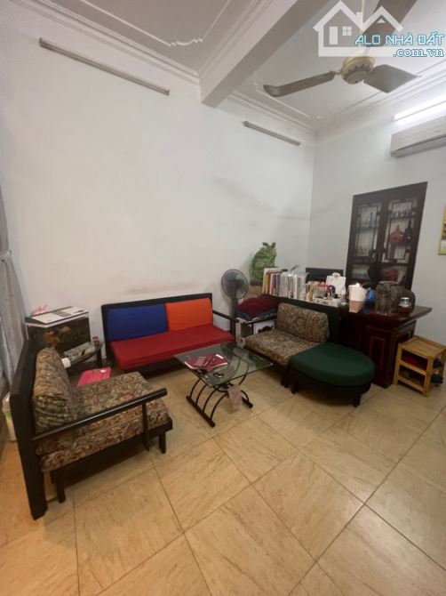 Cơ hội đầu tư hiếm: 213m², 2 mặt tiền gần phố Kim Mã, ô tô dừng đỗ trước cửa - 3