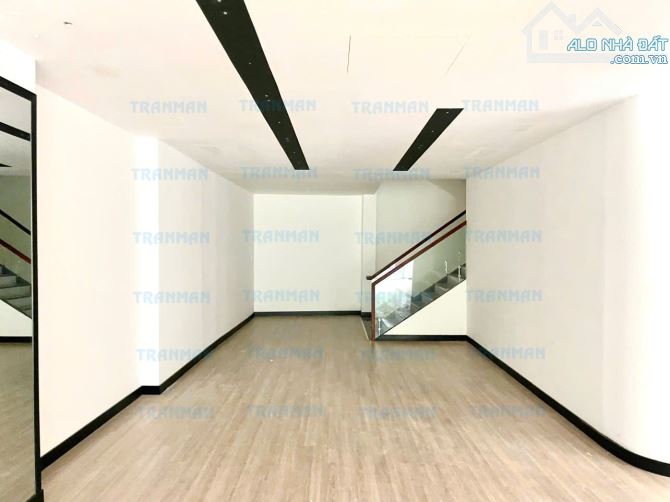 cho thuê nhà mặt tiền 215 A-215 B Hai Bà Trưng, P. Võ Thị Sáu, Q.3, 7.5x24m. - 3