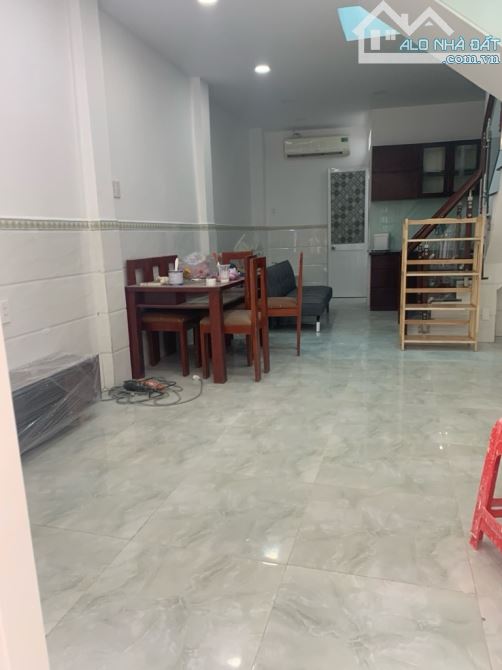 Bán nhà mặt tiền đường số 14 P Tân Kiểng Quận 7. 22m2 - 3