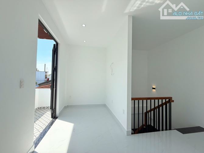 Nhà 2 Tầng Thiết Kế Hiện Đại - Cách Trần Phú Vài Trăm Mét - 3