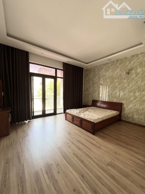 Bán Nhà MT 5.5m Phố Hàn Quốc, Sơn Trà, 3 Tầng, 100m2, thuê 30tr/th nhỉnh 15 tỷ - 3