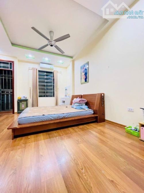 Bán Nhà Ngọc Hà 45m, 5 Tầng , Ngõ Rộng 3m5, Sát Phố , Dân Xây , Đủ Nội Thất , 3 Thoáng , - 3